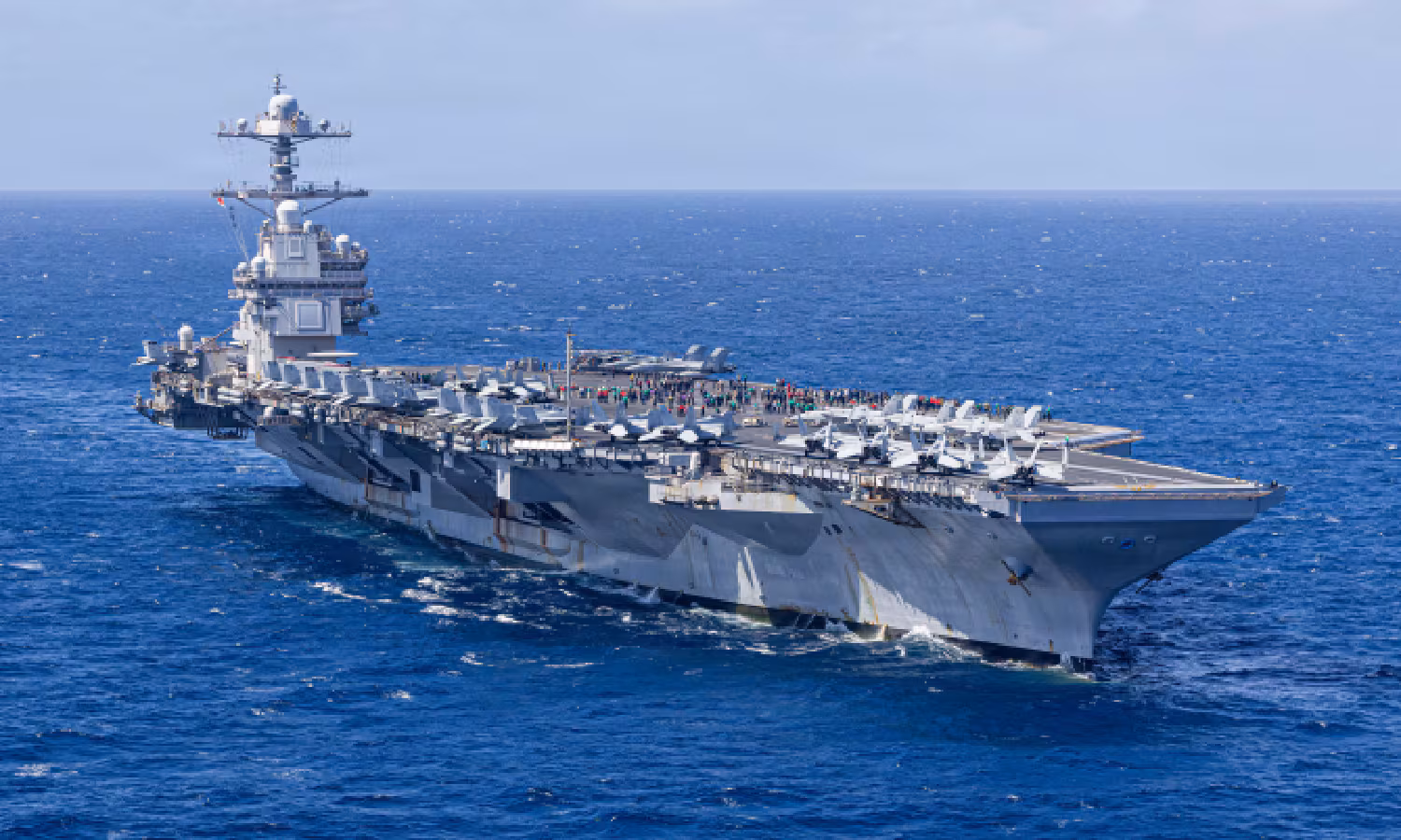 El portaaviones Gerald R. Ford regresa a Estados Unidos tras el despliegue más largo desde Vietnam