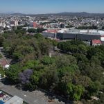 Joven semidesnuda y desorientada es encontrada en Parque Morelos de Puebla