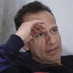 La «discreta» opulencia del canciller Roberto Velasco: cuatro relojes de lujo en tres años