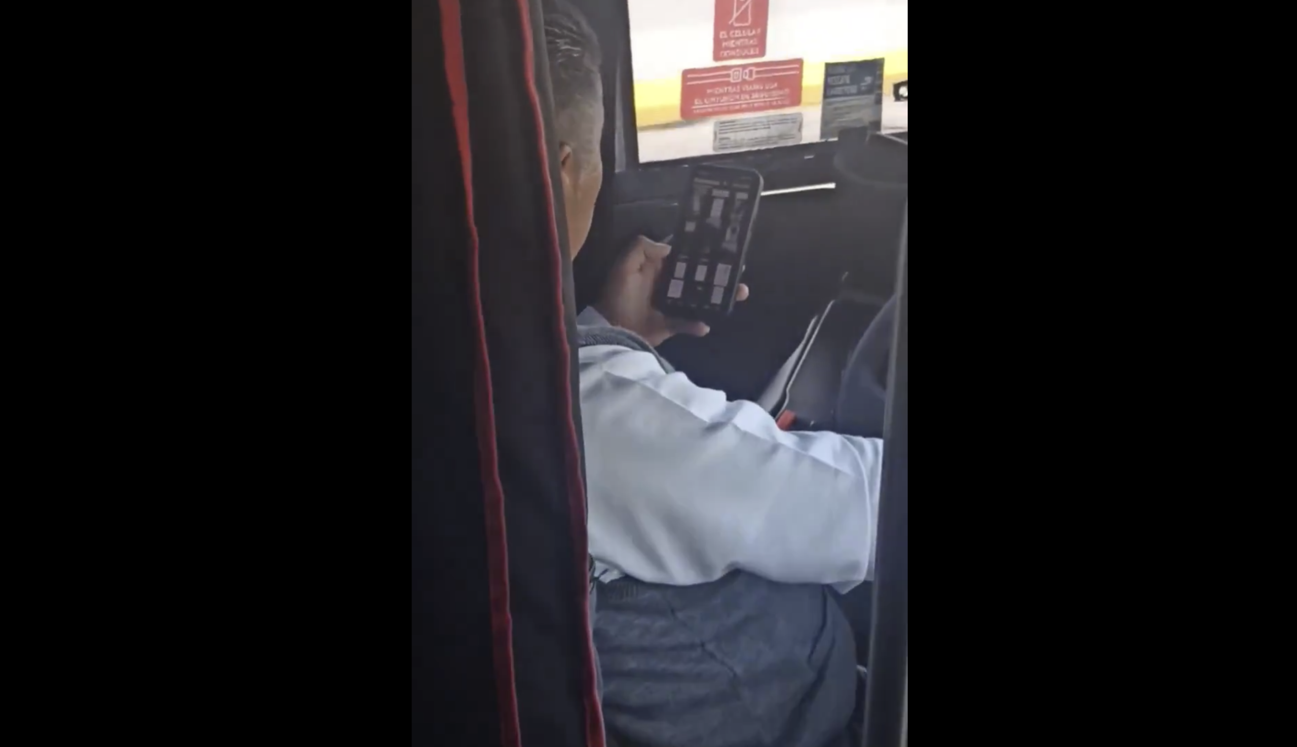 Peligro al volante: exhiben a conductor de ADO poniendo en riesgo vidas al usar celular a toda velocidad en autopista Cuacnopalan-Oaxaca