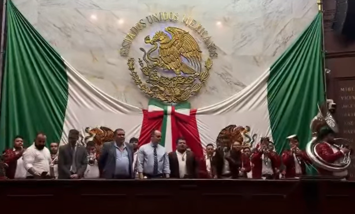 Diputado de Michoacán canta narcocorrido en pleno Congreso y desata polémica