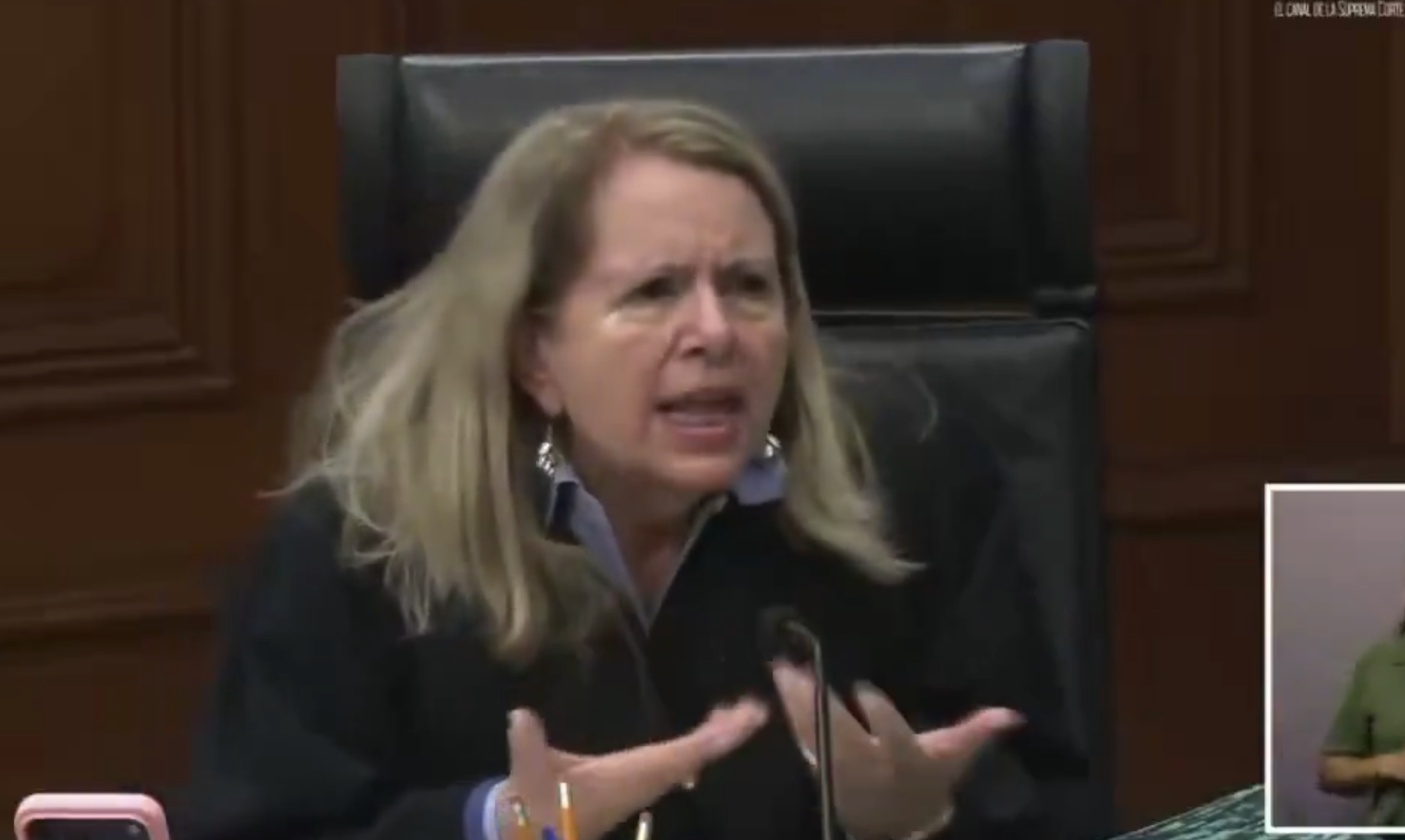 Burlas a ministra de la SCJN que afirmó que hoteles “all inclusive” excluyen a mexicanos; no sabe inglés