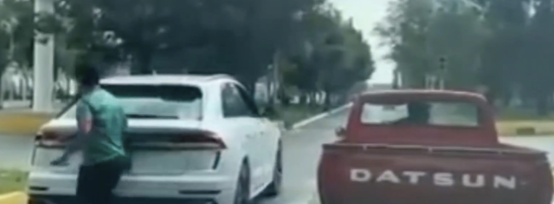 Violencia vial en Puebla: perro salta de camioneta tras agresión entre conductores cerca de Costco