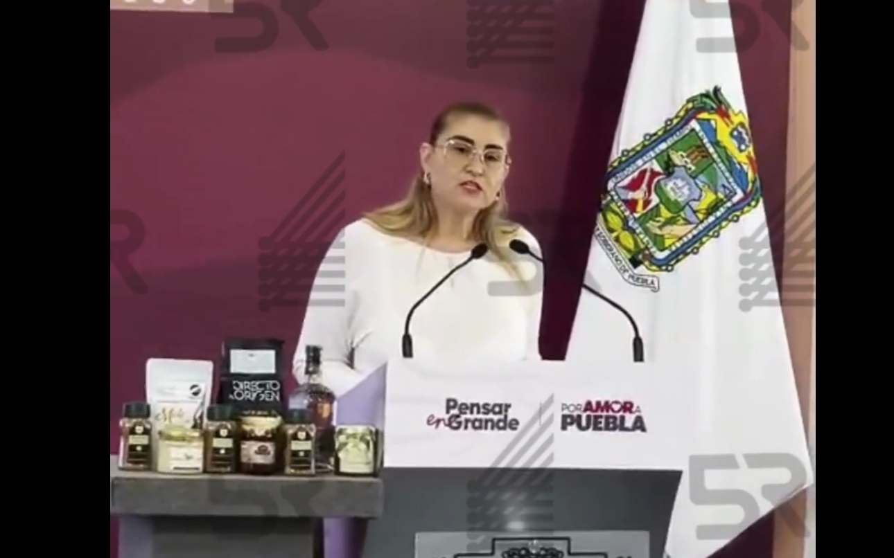 «Nomás es uno» y una narcomanta: Fiscalía corrige versión inicial sobre vehículo incendiado en Periférico Ecológico de Puebla