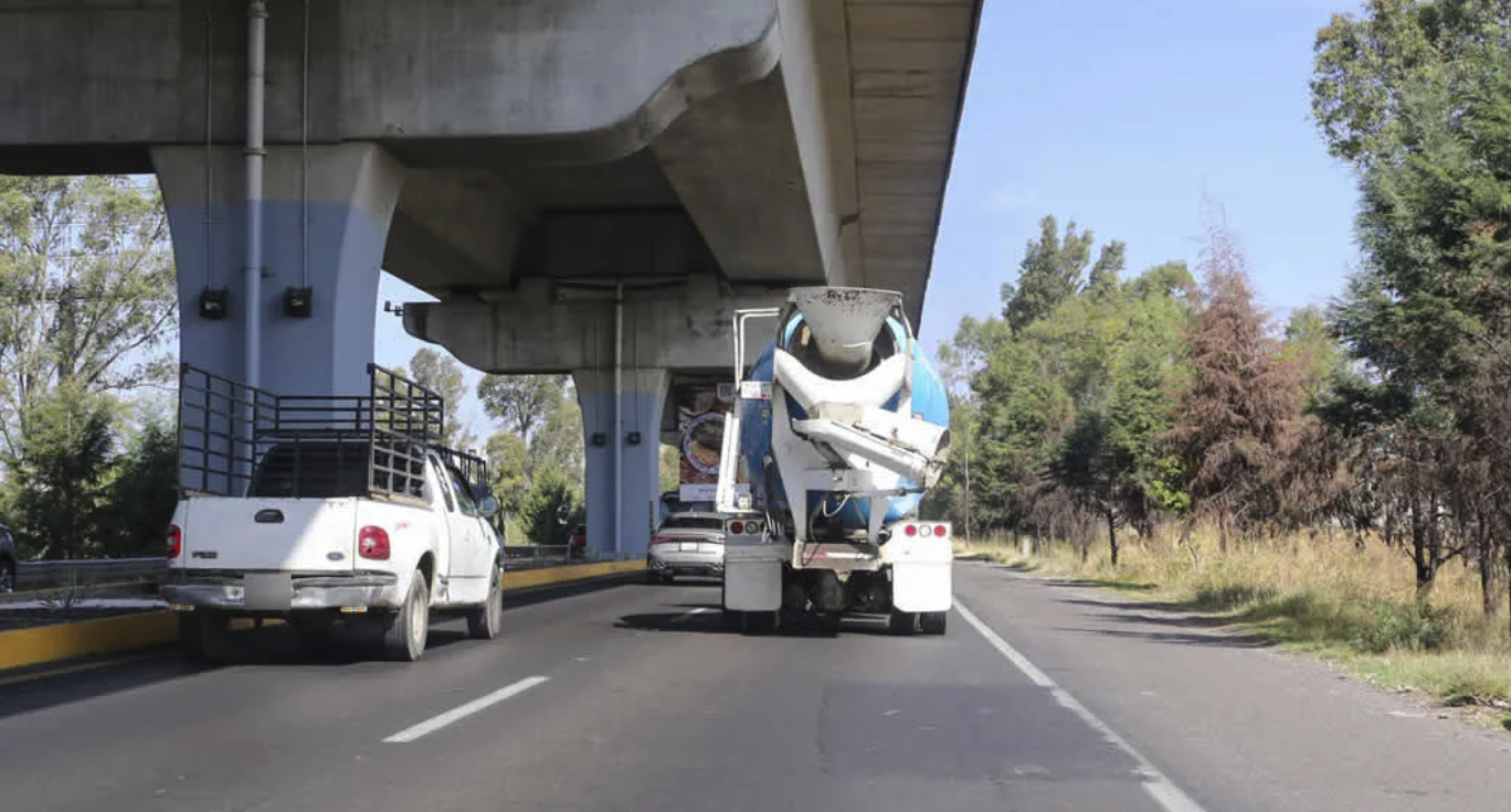 Cierres parciales en la autopista México-Puebla complican acceso a Volkswagen durante cuatro días