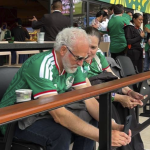 VIDEO: el homenaje a Memo Ochoa en un partido que reafirma su liderazgo