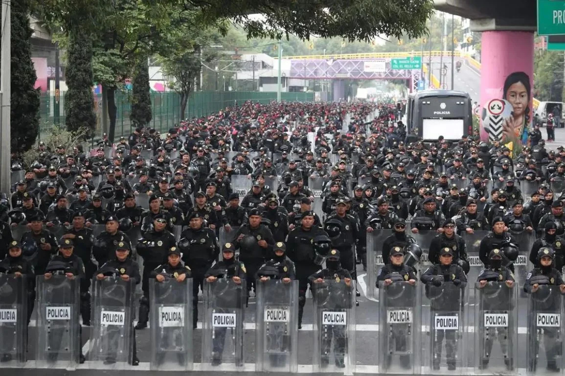 CNTE frena su marcha hacia el Estadio Ciudad de México tras bloqueo policial en calzada de Tlalpan