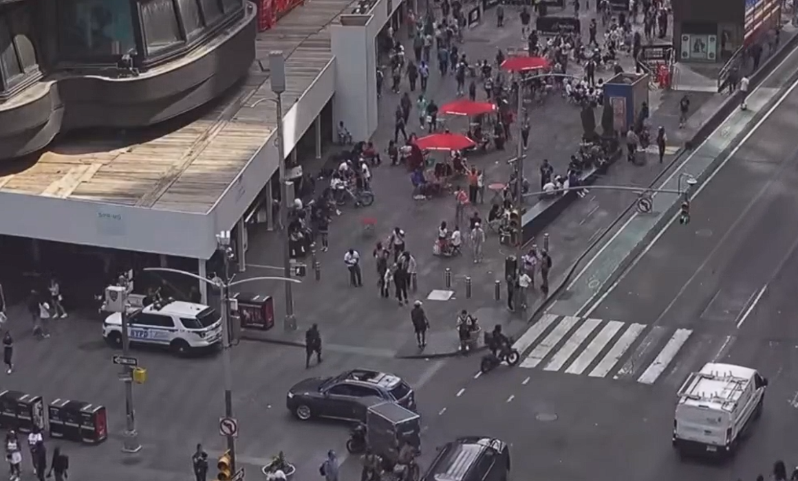 Tiroteo en pleno Times Square desata pánico; policía detiene a sospechoso sin víctimas