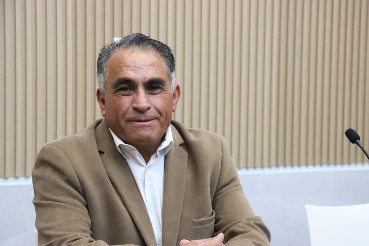 Diputado Elpidio Díaz cuestiona viabilidad de Olinia para reemplazar mototaxis en Puebla
