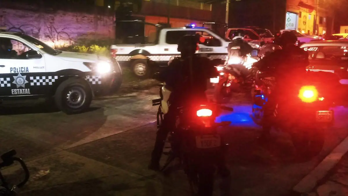 Arrestan a comandante y tres policías de Ixhuatlán del Sureste en operativo federal por secuestro de periodista