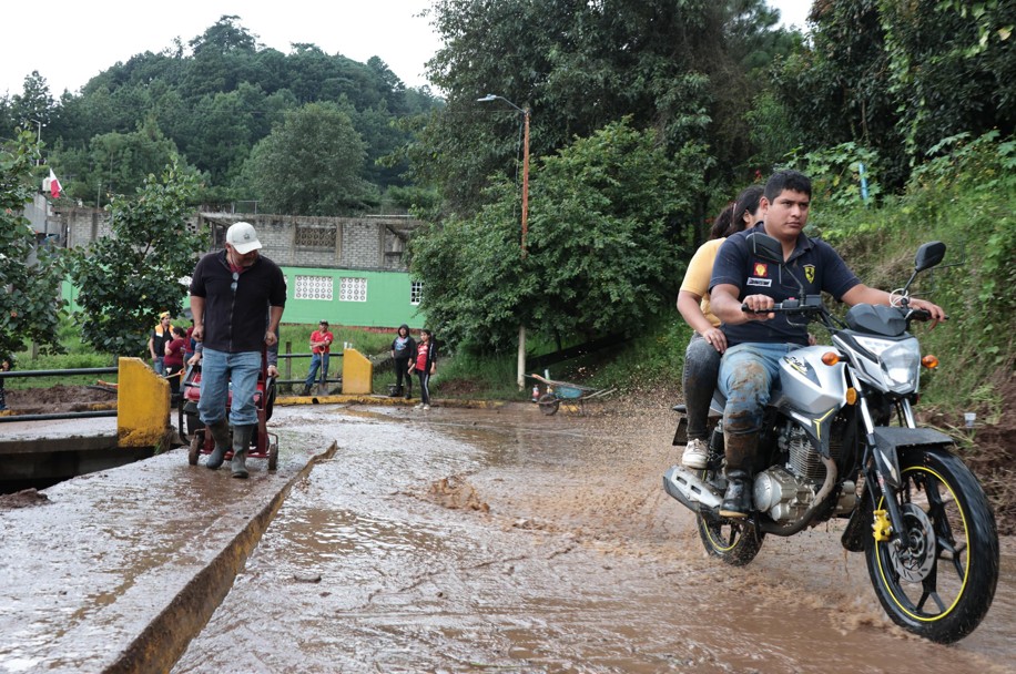 SEP suspende clases presenciales en 62 municipios de Puebla por lluvias intensas este 8 y 9 de junio
