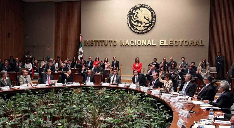 INE ordena al PAN retirar publicaciones que llaman “narcopartido” a Morena por posible calumnia