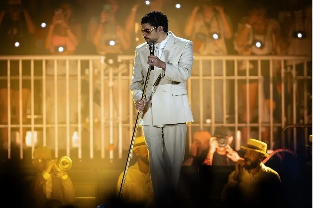 Exnovia de Bad Bunny logra avance clave en demanda millonaria por uso de su voz