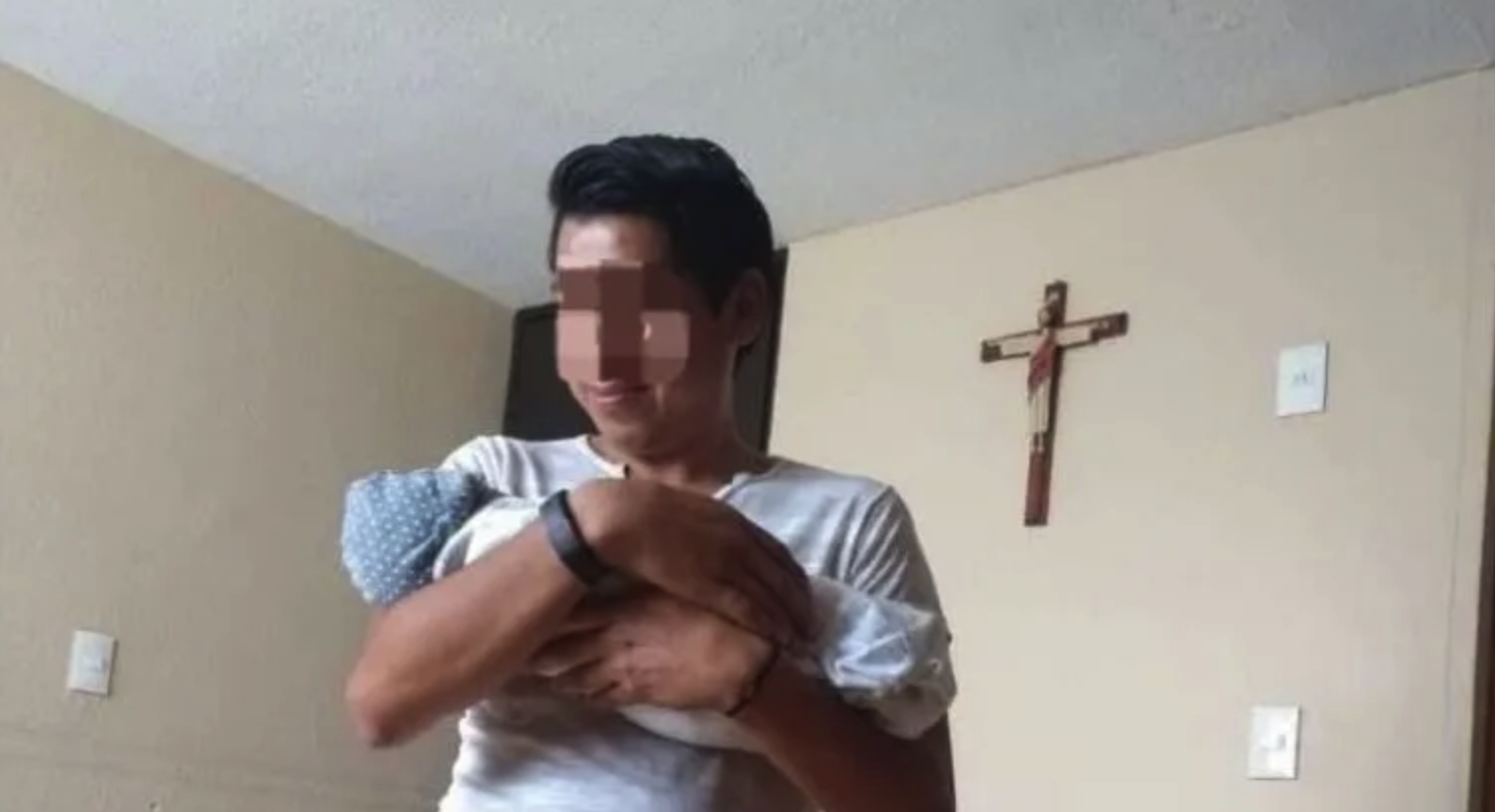 En el día de su cumpleaños, padre despide con dolor a su hija tras presunta negligencia en clínica de Cholula
