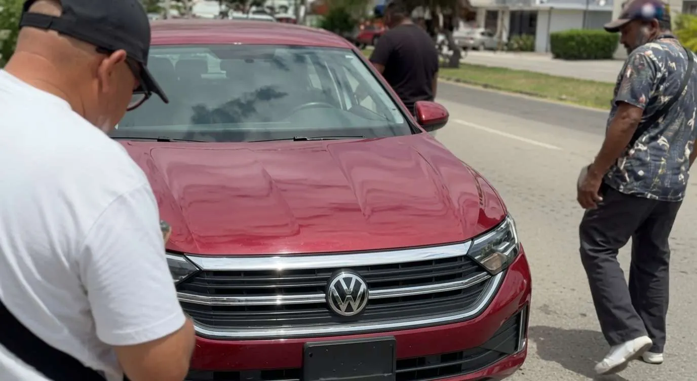 Gobernador de Oaxaca admite usar autos robados para funcionarios y desata polémica sobre legalidad y corrupción