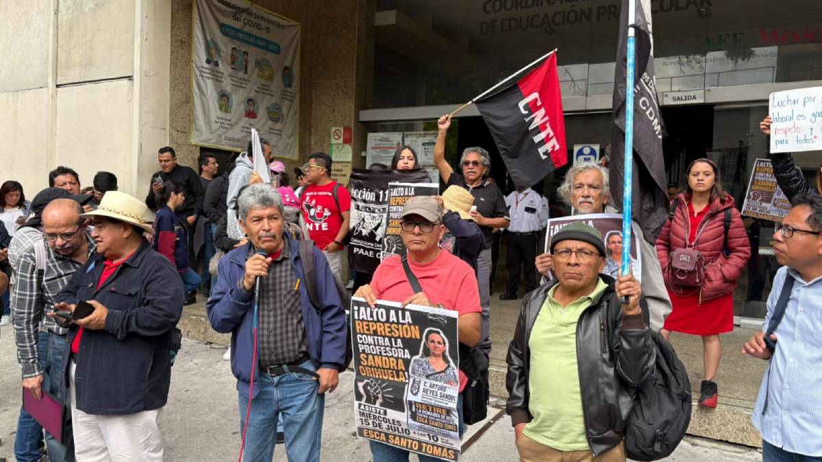 CNTE regresa a las calles de CDMX tras tres semanas de silencio para exigir cumplimiento a la SEP